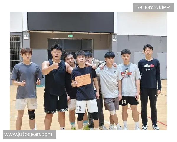 明星篮球对决赛场激情碰撞展现运动魅力与娱乐风采的综艺盛宴